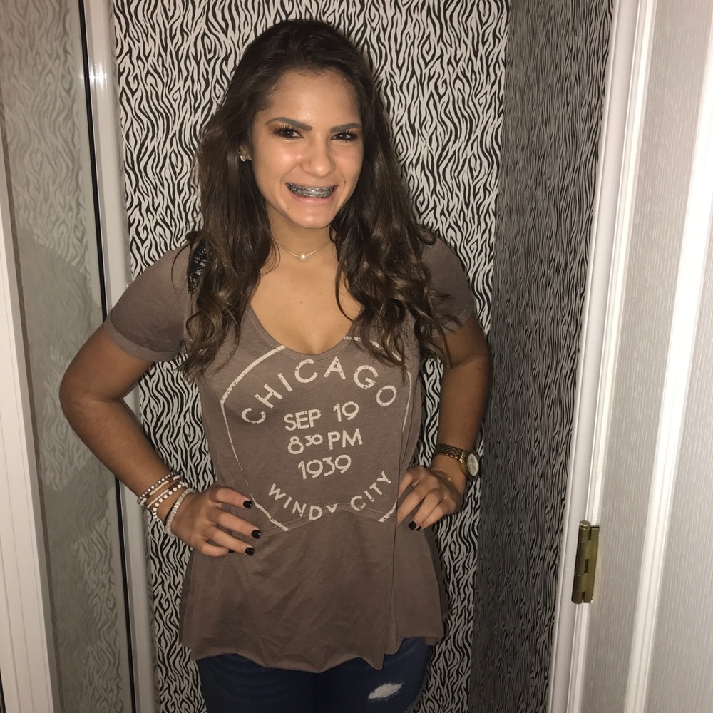 Brown Graphic Tshirt w/ design